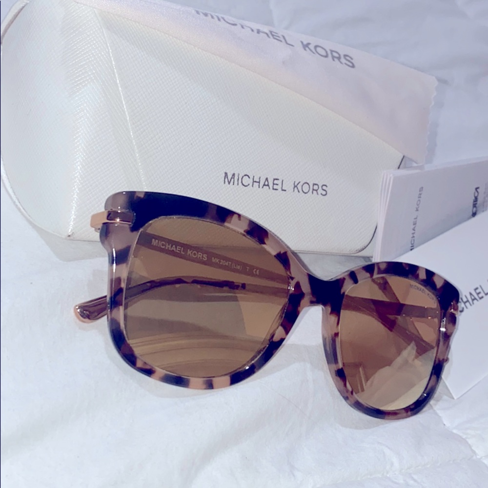 Authentic Michael Kors cat eyes turtoise sunglass